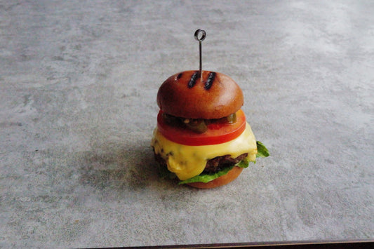 Cheeseburger Sliders w/ Tomato, Lettuce & Burger Sauce