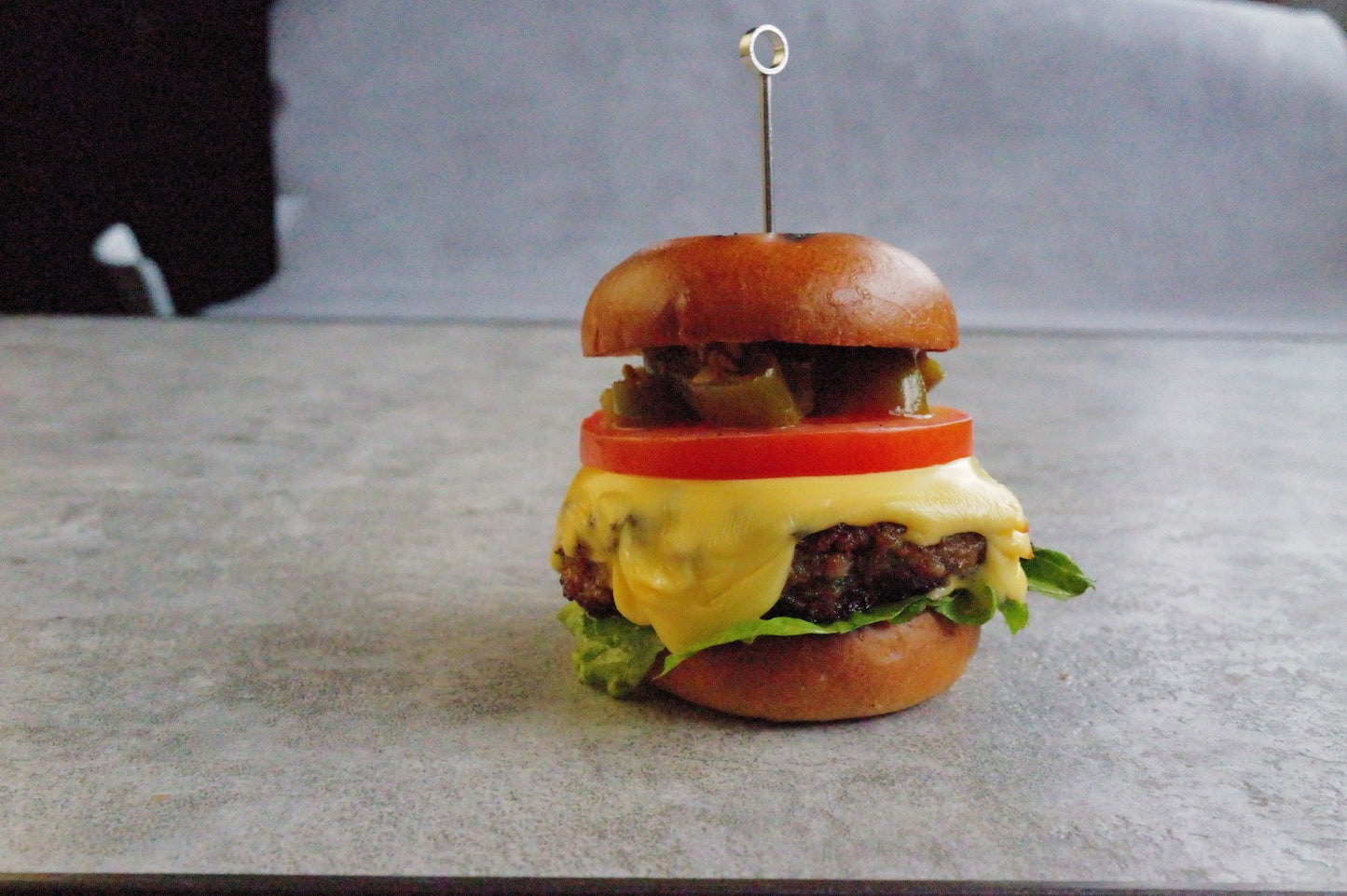 Cheeseburger Sliders w/ Tomato, Lettuce & Burger Sauce
