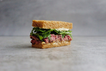 Roast Beef w/ Onion Jam & Horseradish Cream (18pc)